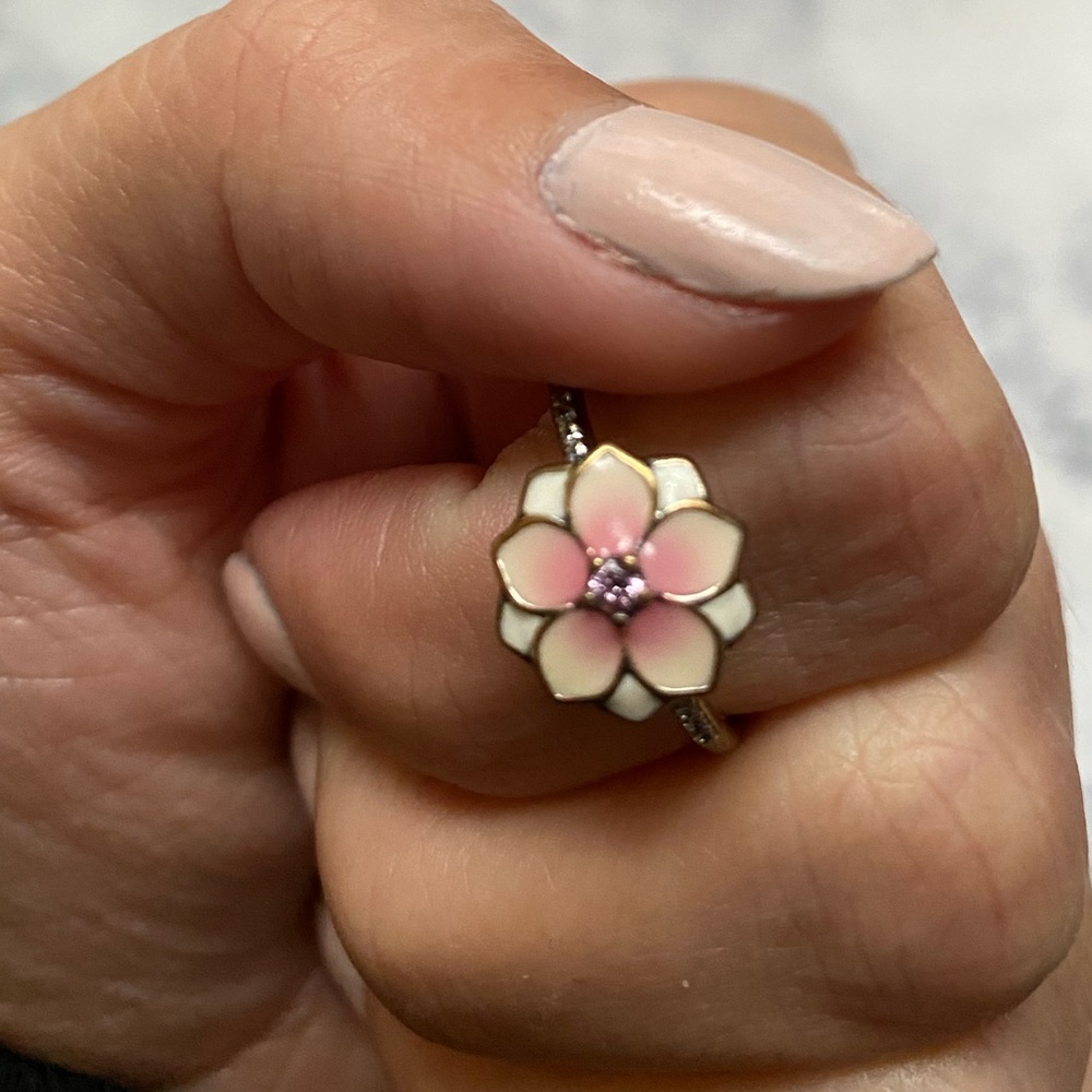 SALE!! Floral Pandora Ring! Size 6